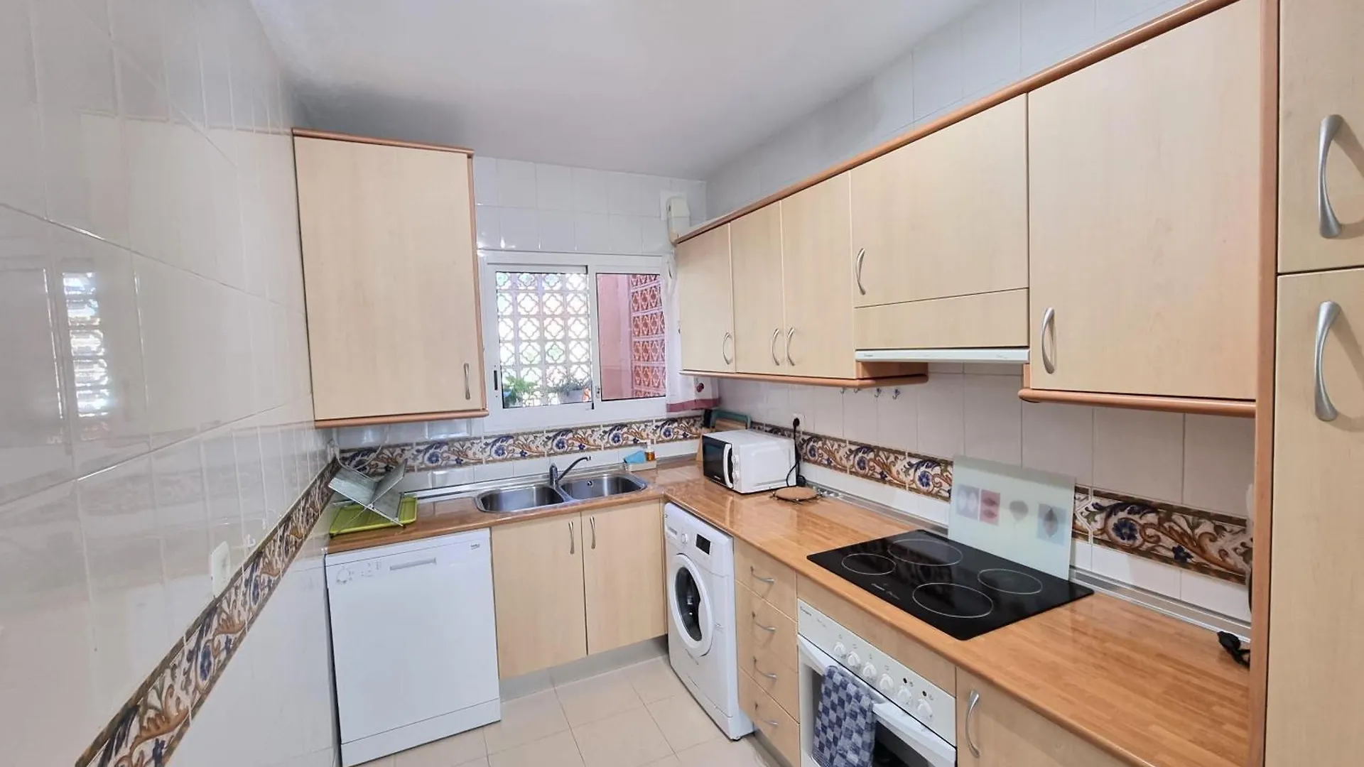 Golf & Resort Apartment In La Reserva De Marbella